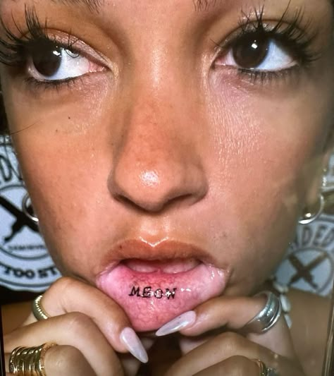 Heart Lip Tattoo, Meow Lip Tattoo, Underlip Tattoos, Mouth Tattoo Inner Lip, Tattoo On Lip, Inner Lip Tattoo Words, Lipstick Tattoo Ideas, Kiss Print Tattoo, Inner Lip Tattoo Ideas