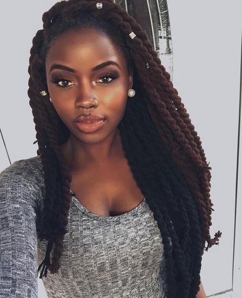 Chocolate Yarn Twists Yarn Twist, Yarn Braids, Afrikaanse Mode, Twist Styles, Crochet Braids Hairstyles, Dark Skin Beauty, Dark Skin Women, American Woman, Twist Braids