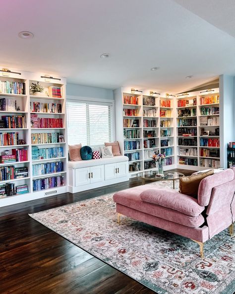 Book Room Ideas, Modern Home Library, In Home Library, Home Library Ideas, Dream Home Library, Cozy Home Library, Home Library Rooms, Reading Space, Bookshelf Inspiration