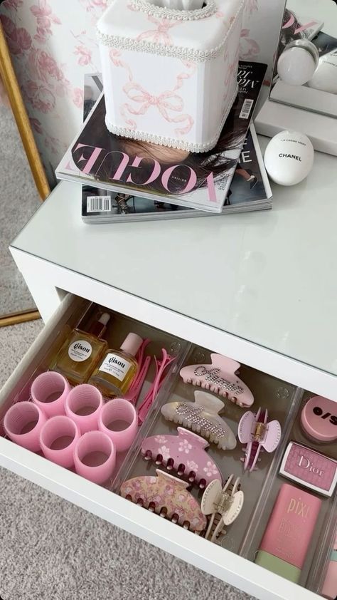 Check more at https://beautyfashionideas.com/makeup/11105/ Room Organization Bedroom, Girly Room, Vanity Organization, Cute Room Ideas, Dream Room Inspiration, Room Makeover Bedroom, Room Makeover Inspiration, Room Inspiration Bedroom, Apartment Room