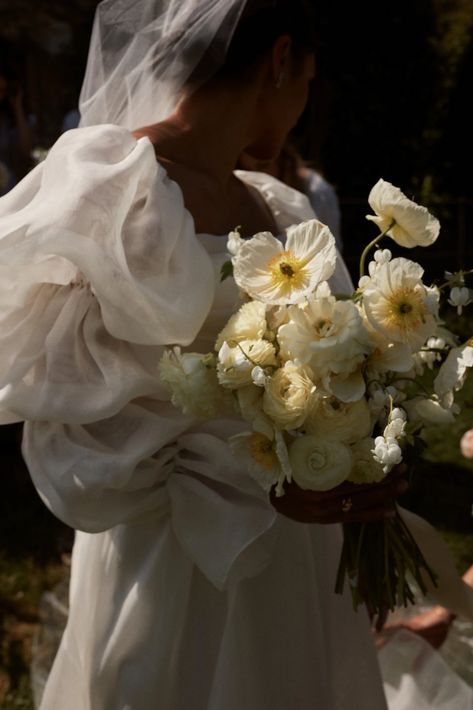 Wedding Ideas 2024, Wedding Sari, Cotswolds Wedding, Vogue Wedding, Ethereal Wedding, Countryside Wedding, Wedding Mood, Mellow Yellow, Bridal Looks