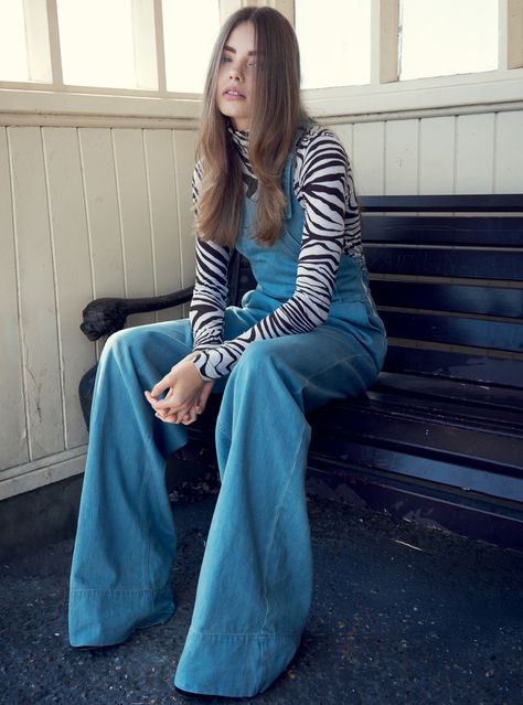 Harper’s Bazaar UK January 2016 Kristine Froseth by Regan Cameron | Fashion Editorials Kristin Froseth, Flared Overalls, Alaska Young, Kristine Froseth, Flare Jeans Style, Outfits 70s, 70s Women, Beyond The Sea, 70s Boho