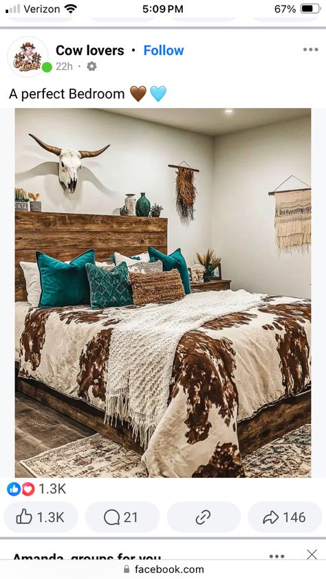 Longhorn Room Decor, Master Bedrooms Decor Highland Cow, Cowgirl Room Ideas Rustic, Cute Cowgirl Room Ideas, Turquoise Western Bedroom, College Western Dorm Room Ideas, Western Girl Bedroom Ideas, Western Bedrooms Teenage Girl, Western Themed House