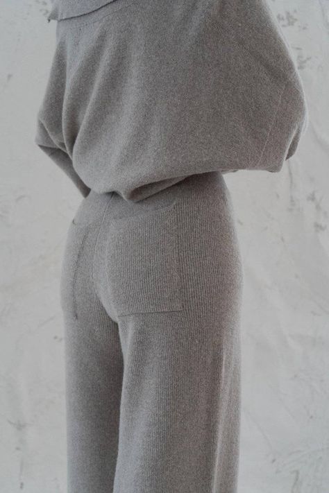 The 16 Best Ribbed Loungewear Sets to Relax In | Who What Wear UK Classy Loungewear Outfit, Balaclava Tutorial, Lounge Set Outfit, Aesthetic Loungewear, Cashmere Lounge Set, Loungewear Aesthetic, Classy Loungewear, Cute Lounge Outfits, Ribbed Loungewear