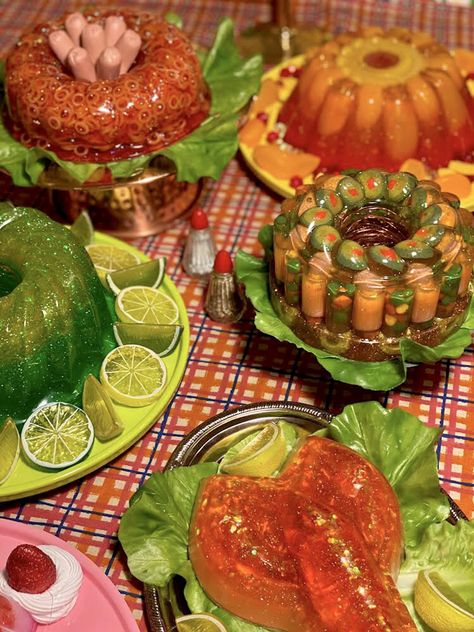 The great Jell-O renaissance: An old food makes new waves 70s Dinner Party, Birth At Home, 70s Food, Ugly Food, Fruit Juice Recipes, Jello Cake, Jello Salad, Jelly Cake, Jello Recipes