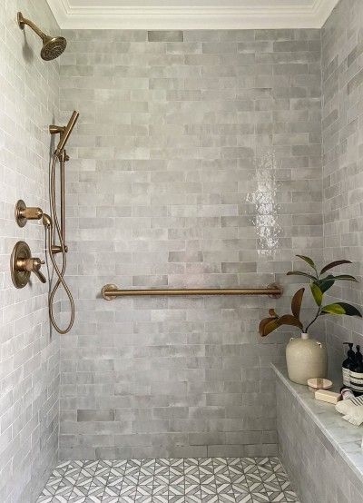 Makeover Kamar Mandi, Big Shower, Tiles For Bathroom, Bathroom Floors, Primary Bath, Master Bath Remodel, Bathroom Floor Tiles, Bath Ideas, Bathroom Inspo