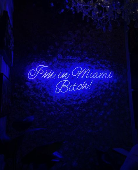 Miami Night Out, Miami Mood Board, Miami Birthday Aesthetic, Miami Vibes Aesthetic, Miami Club Aesthetic, Club Vibes Aesthetic, Miami Luxury Aesthetic, Miami Party Aesthetic, Miami Girl Aesthetic