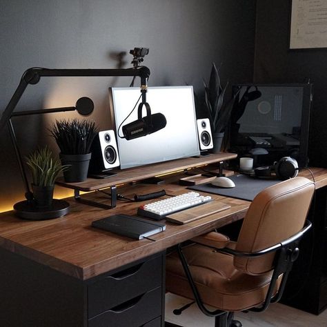 Classy PC Setup Modern Home Offices, Computer Desk Setup, Home Studio Setup, Desktop Setup, Bedroom Setup, Desk Setups, Gaming Room Setup, Setup Ideas, Workspace Design