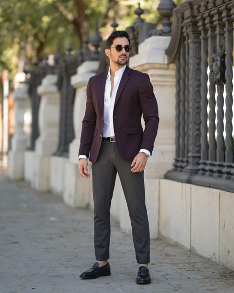 Maroon Blazer Matching Shirt and Pant Ideas  | Maroon Blazer Combination Men - TiptopGents Chinos And Blazer Men, Blazer Outfits Men Classy, Maroon Blazer Outfit, Black Blazer Outfit Men, Burgundy Blazer Outfit, Chinos And Blazer, Blazer Outfits For Men, Men Graduation Outfit, Party Wear Blazers