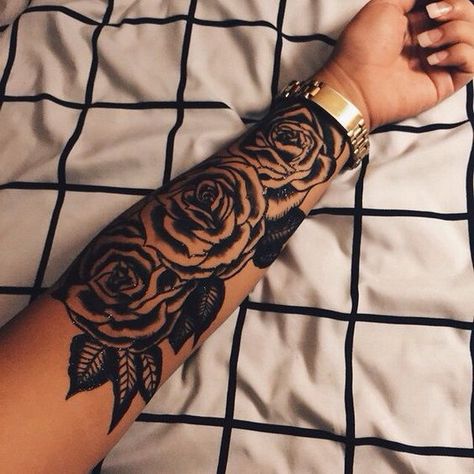 Large Rose Tattoo On The Forearm.What a cool tattoo design idea!  Love it very much! This will be my next tattoo design. via http://forcreativejuice.com/awesome-forearm-tattoo-designs/ Rose Tattoo On Arm, Rose Tattoo Sleeve, Polynesian Tattoos, Tattoo Trend, Tattoos For Women Half Sleeve, Forearm Tattoo Design, Cool Forearm Tattoos, Shoulder Tattoos, Black Roses