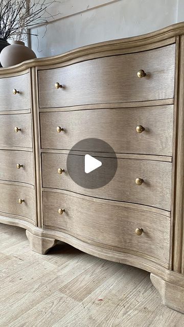 Painting Over Waxed Furniture, Painted Pine Furniture Bedroom, Paint For Wood Furniture, How To Chalk Paint Furniture Wood, How To Glaze Painted Furniture, Furniture Stain Colors, Paint Bedroom Furniture Ideas, Vintage Bedroom Furniture Makeover, Faux Wood Look With Paint