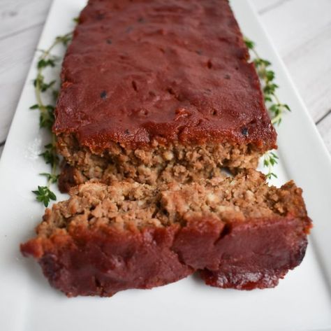 Hearty Low-FODMAP Meatloaf with Savory Sauce; Gluten-free. #glutenfreerecipes #saucerecipes #lowfodmaprecipes #ibsdiet Fodmap Meatloaf, Award Show Party, Low Fodmap Appetizers, Fructose Intolerance, Winter Snacks, Fodmap Dinner, Low Fodmap Meals, Low Fodmap Recipes Dinner, Fodmap Recipes Dinner