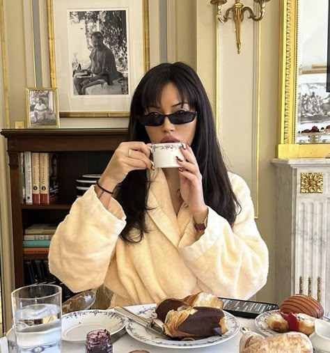 Kimberly Core, Girl Aesthetic Pfp, Birthday In Paris, Wolfie Cindy, Best Friend Questions, Parisian Aesthetic, London Aesthetic, The Life I Want, Cindy Kimberly