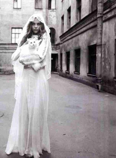 Kim Noorda, Martin Parr, White Russian, Vogue Japan, A Wedding Dress, Witchy Woman, Wedding Bells, Vintage Wedding, Future Wedding