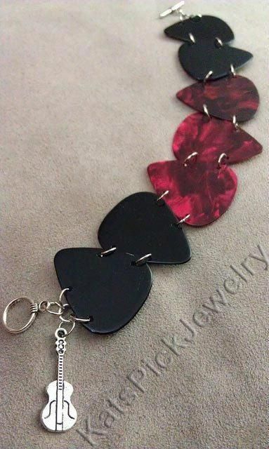 Guitar Picks Crafts, Guitar Picks Diy, Guitar Jewelry, Guitar String Jewelry, Guitar Pick Jewelry, Signature Guitar, Lead Guitar, Red Pearl, Music Jewelry