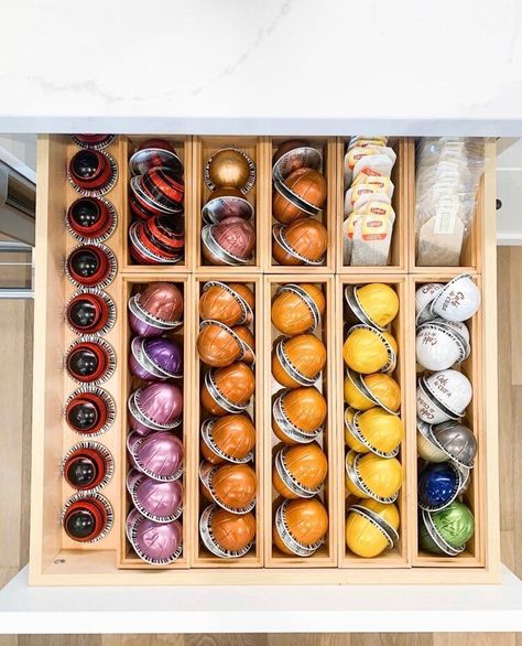 Nespresso Vertuo Plus, Coffee Island, Kinds Of Coffee, Nespresso Vertuo, Nespresso Pods, Storage Organization Ideas, An Organized Home, Coffee Bars In Kitchen, House Organisation