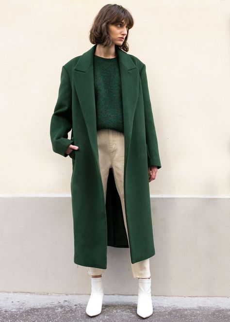 Green Coat Outfit, Long Green Coat, Pijamas Women, Green Wool Coat, Outfit Look, Green Coat, Winter Mode, Coat Outfits, Mode Inspiration