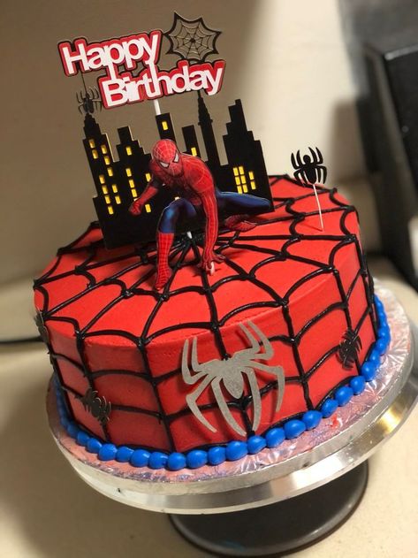 Avengers Cake Design, Spiderman Theme Cake, Pastel Spiderman, Rodjendanske Torte, Cake Designs For Boy, Spiderman Cake Topper, Spider Man Cake, Red Birthday Cakes, Spiderman Birthday Cake