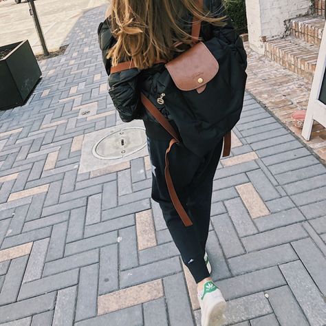 Longchamp Backpack Outfit Style, Le Pliage Backpack Outfit, Longchamp Backpack Outfit, Bagpack Outfit Style, Sabrina Zhuang, Longchamp Outfit, Longchamp Backpack, No Reply, Long Champ