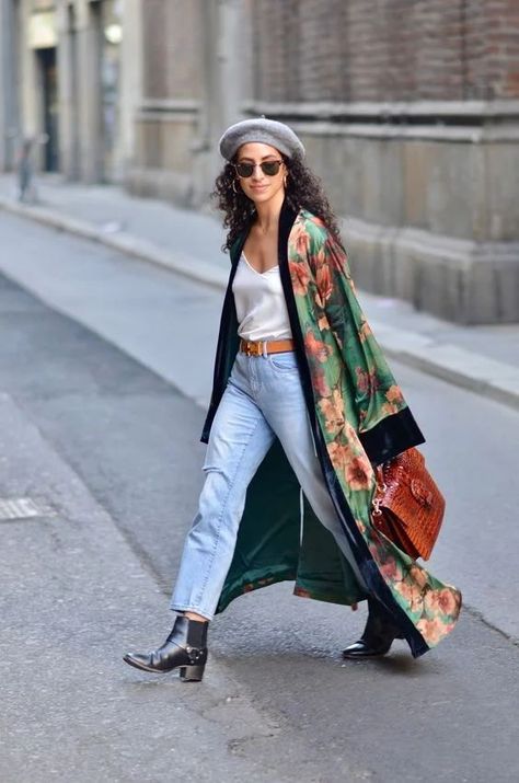 6 Simple Wardrobe Essentials to go from Basic to Elegant | Minimalist Outfit Basics – THE CASUAL EDIT How To Wear Kimono, How To Wear A Beret, Kimono Lingerie, Look Kimono, Boho Fashion Winter, Kimono Outfits, Stile Boho Chic, Outfits Minimalist, Boho Styl