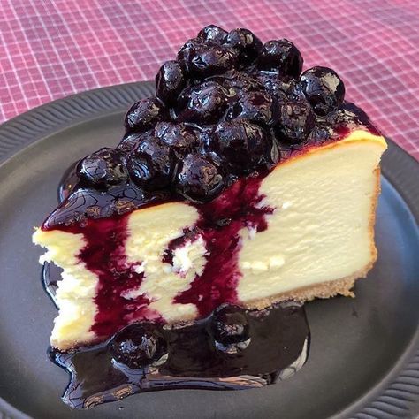 Cheesecake Blueberry, Think Food, Blueberry Cheesecake, Foodie Food, Food Yummy, Food Inspo, Food Obsession, Cafe Food, Yummy Food Dessert