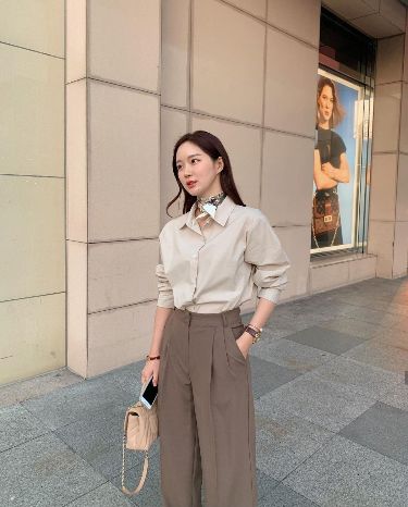 [Sponsored] 87 Perfect Korean Women Office Outfit Advice You Will Love Immediately #koreanwomenofficeoutfit Korean Outfit Street Styles, Korean Fashion Outfits, Korean Casual Outfits, Office Outfits Women, Classy Work Outfits, Office Outfit, Stylish Work Outfits, Casual Work Outfits, Korea Fashion