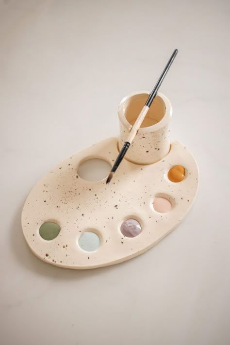 Ceramic Molds Ideas, Functional Air Dry Clay Projects, Functional Clay Ideas, Ceramic Paint Palette, Faux Ceramic, Air Dry Clay Ideas, Dry Clay Ideas, Diy Pottery Painting, Diy Air Dry Clay