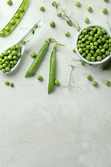 Green Peas Recipes, White Textured Background, Peas Recipes, Ingredients Photography, Fashion Sketching, Pea Recipes, Green Peas, White Texture, Fresh Green