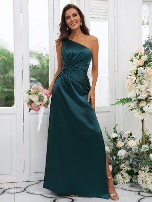 Sheath/Column Stretch Crepe Ruched One-Shoulder Sleeveless Floor-Length Bridesmaid Dresses - Bridesmaid Dresses - Hebeos Cancun Fashion, Italian Themed Wedding, Green Wedding Theme, Bridesmaid Dresses Ideas, Bride Maids, Bridesmaid Outfits, What Shoes To Wear, Mother Wedding Dress, Dresses Quinceanera