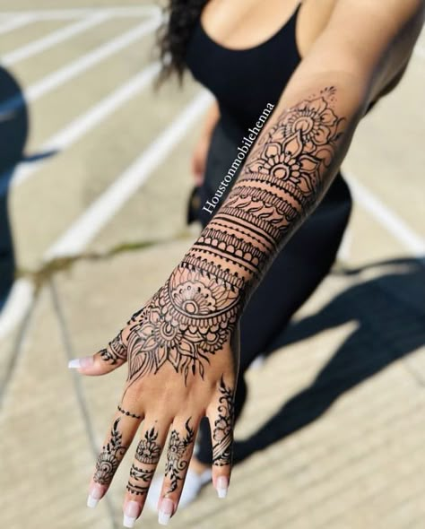 Henna Arm Tattoos For Women, Henna Arm Sleeve Tattoo, Henna Tattoo Designs Sleeve, Henna Sleeve Tattoos For Women, Full Arm Henna Designs, Full Arm Henna, Henna Tattoo Sleeve, Henna Sleeve, Thigh Henna