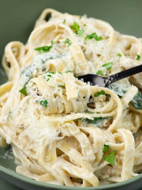 Alfredo Sauce with Cream Cheese Alfredo Sauce Recipe With Cream Cheese, Fettucini Sauce, Fettucine Alfredo Sauce, Alfredo Sauce Without Cream, Alfredo With Cream Cheese, Cream Cheese Alfredo Sauce, Alfredo Sauce With Cream Cheese, Sauce With Cream Cheese, Alfredo Sauce With Milk