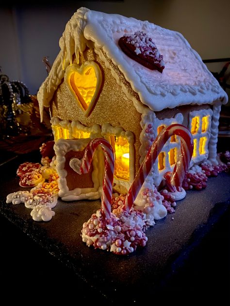 Gingerbread House With Candy, Barbie Gingerbread House, Candy Cane Lane Gingerbread House, Fairytale Gingerbread House, Themed Gingerbread House, Candy Shop Gingerbread House, Intricate Gingerbread House, Gingerbread Town, Ginger Bread Beach House