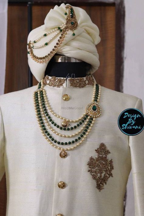 Sherwani Design For Men, Groom Mala, Groom Jewellery, Sherwani Design, Muslim Wedding Photos, Sherwani Wedding, Men Jewellery, Indian Bridesmaid Dresses, Indian Bridesmaids