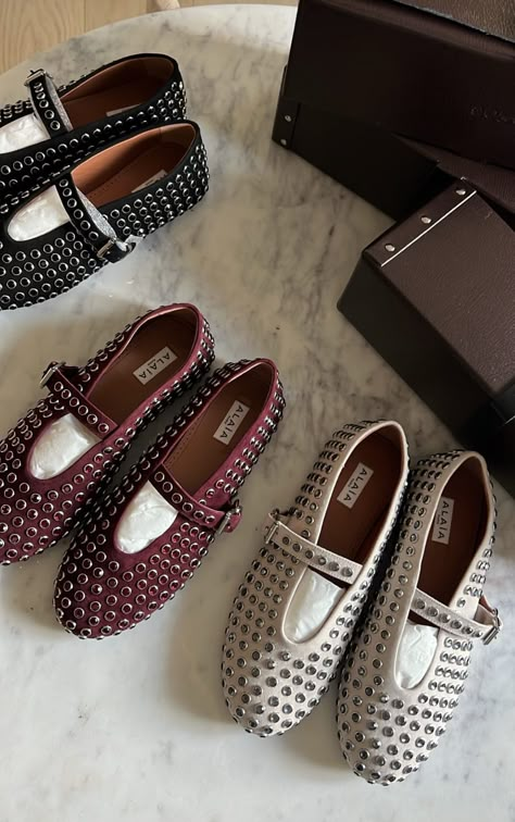 Alaia Shoes Outfit, Alaia Ballet Flats, Alaia Flats, Winter Everyday Outfits, Alaia Shoes, Chanel Handbags Classic, Shoes For Everyday, Nyc Fits, Chic Shoes