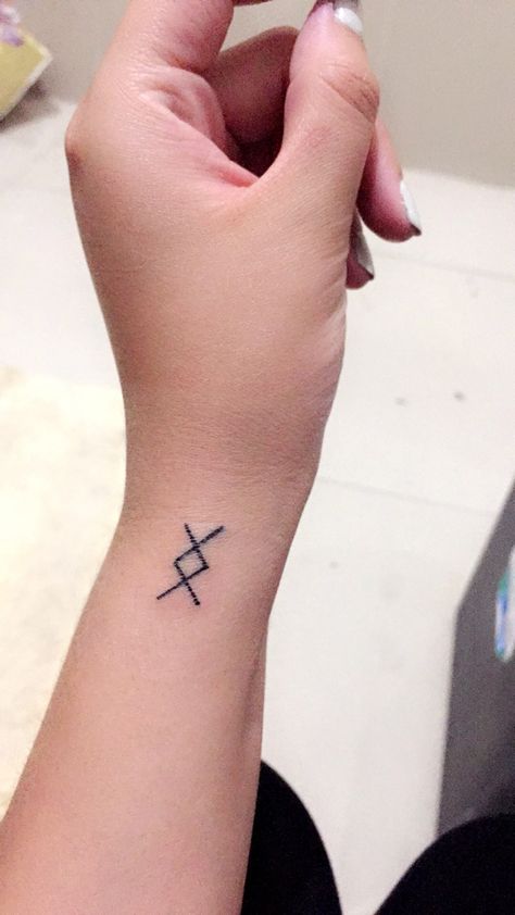 Greek symbol meaning: where there's a will, there's a way. Greek Meaning Tattoos, Greek Tattoos Women, Greek Tattoo Ideas For Women, Small Greek Tattoos, Greek Symbol Tattoo, Symbol Tattoos With Meaning, Greece Tattoo, Font Tato, Tattoos About Growth