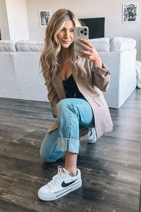 Nike Sneakers Work Outfit, Wear To Work Sneakers, Business Sneaker Outfit, Sporty Blazer Outfit, Office Tennis Shoes Outfits, Blazer Outfits Casual With Sneakers, Nike Court Legacy Outfits Women, Work Outfits With Nikes, Nike Court Shoes Outfit