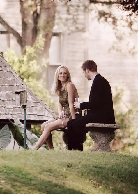 Klaus E Caroline, Caroline And Klaus, Klaus Caroline, Klaus And Caroline, Candice Accola, Vampire Diaries And The Originals, Tvd Originals, Vampire Diaries Universe, Joseph Morgan