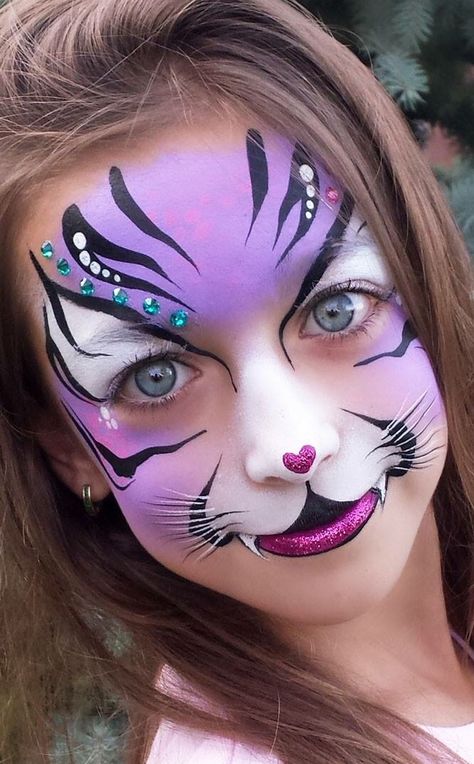 PRETTY CAT FACE MAKEUP FOR HALLOWEEN Cat Face Makeup, Kitty Face Paint, Animal Face Paintings, Bodysuit Tattoos, Obličejové Masky, Face Painting Ideas, Halloweenský Makeup, Girl Face Painting, Face Painting Tutorials