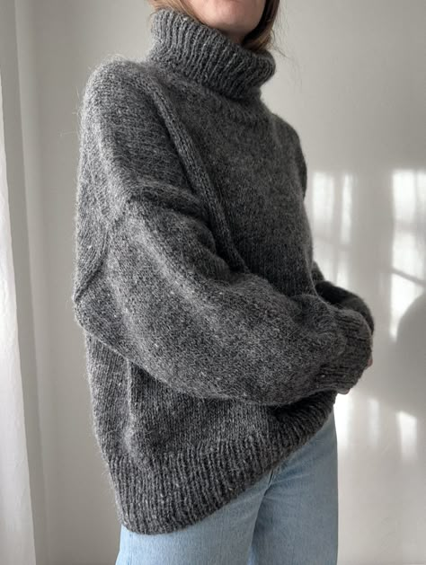 Knitted Grey Sweater, Bulky Yarn Patterns Knit, Knit Oversized Sweater Pattern, Handmade Knit Sweater, Ozetta Knitwear, Petite Knit Patterns, Fisherman Sweater Pattern, Womens Sweater Knitting Patterns, Flat Knitting Patterns