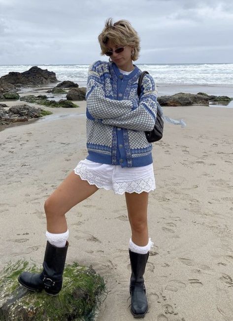 Beach Cottage Outfits, Gnome Core Fashion, Eclectic Style Outfits, Colorful 90s Outfits, English Summer Outfits, Spring 2024 Fashion, Cmbyn Aesthetic Outfit, 90s Outfit Summer, Warm Concert Outfit