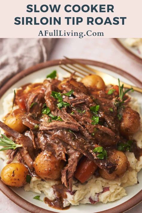 Discover the magic of a Succulent Slow Cooker Sirloin Tip Roast, a tender and flavorful dish that combines amazing flavor with the convenience of a slow cooker. Perfect for busy days or relaxed weekends, this recipe is sure to become a family favorite, satisfying taste buds and simplifying meal prep. Sirloin Tip Roast Slow Cooker, Top Sirloin Roast Recipe, Lazy Sunday Dinner, Sirloin Roast Recipes, Beef Sirloin Tip Roast, Sirloin Tip Steak, Roast Slow Cooker, Sirloin Steak Recipes, Lobster Recipe