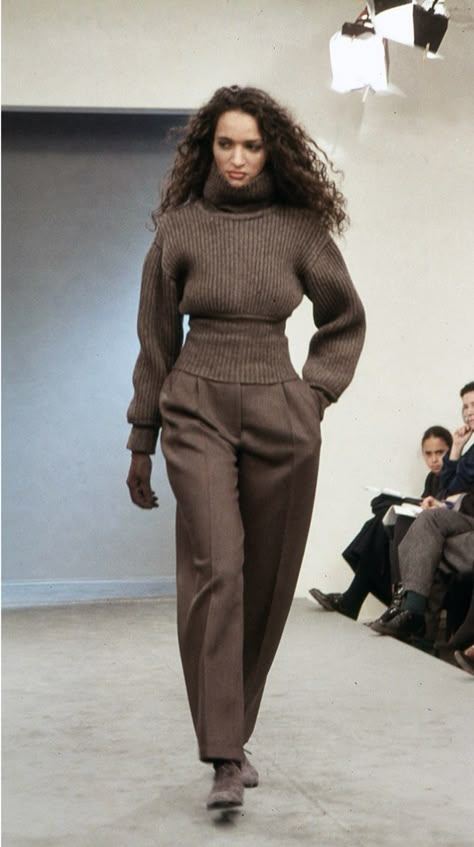 Alaia Runway 90s, Two Can Play That Game Movie Outfits, Retro Feminine Outfits, Alaia Knitwear, 80s Corporate Fashion, Charolette York Aesthetic Outfits, Azzedine Alaia 90s, Winter Chic Outfits Classy, Neutral Work Outfits Women