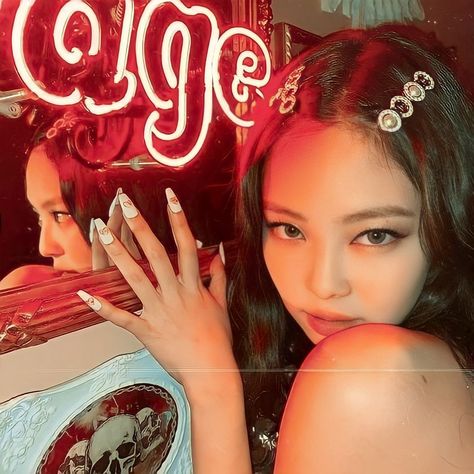 Idol Nails, Kpop Nails, Miss Jennie Kim, App Pictures, Blackpink Is The Revolution, Black Hair Kpop, Iphone Wallpaper Quotes Love, Best Icons, Jennie Ruby Jane