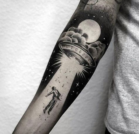 Creative Alien Abuduction Mens Forearm Sleeve Tattoo With Negative Space Design Negative Space Tattoo, Ufo Tattoo, Blackout Tattoo, Forearm Sleeve Tattoos, Forearm Sleeve, Alien Tattoo, Wolf Tattoo Design, Geniale Tattoos, Space Tattoo