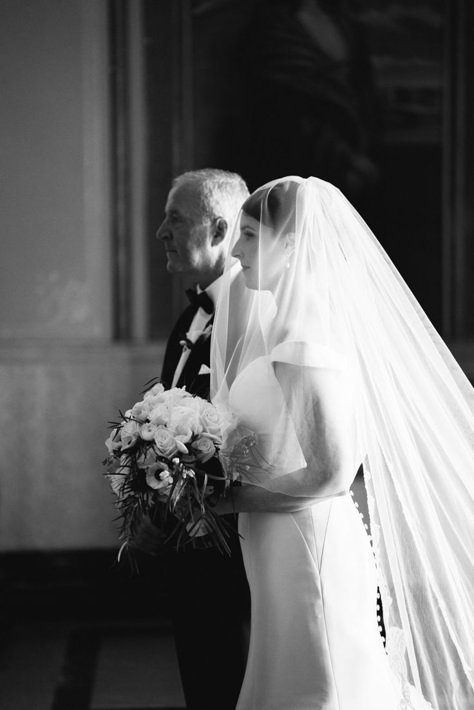 Guests At Tables During Ceremony, Must Have Wedding Photos Mother Daughter, Wedding Aisle Photo Ideas, Ceremony Shots Wedding, Stairwell Wedding Pictures, Aisle Pictures Wedding, Essential Wedding Photos, Wedding Aisle Photography, Wedding Photo Inspo Ceremony