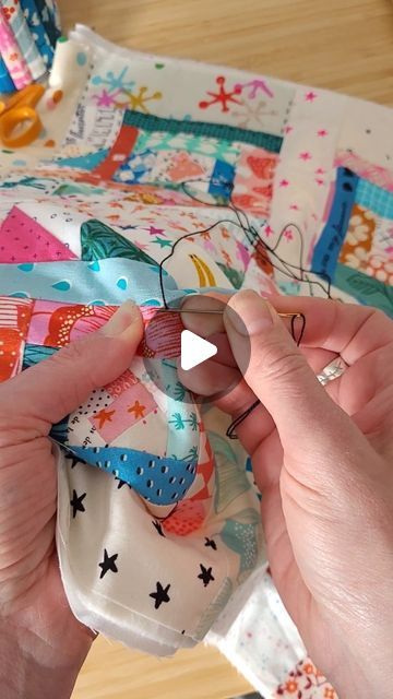 Rosie Taylor on Instagram: "✨️HAND-QUILTING TUTORIAL✨️ How to make your knot and bury it at the start and finish.  My colleague @amandathomas_creative taught me this neat way to make a triple knot, and I've never looked back!! To bury the knot, you need to wiggle your needle about in the hole to stretch it slightly.   I'm using DMC perlè cotton (size 8) and one of my favourite needles for hand-quilting, a prym long cotton darner!!! I've tried so many needles and I keep coming back to these! They are very sharp and long! Whatever you're comfortable with though. Yes, I don't use a thimble! Sorry, I know that's going to worry some of you!!! 😆  As for the quilting, I stitch mostly next to seams, about ⅛" away, but anything goes here. No rules!!! The glorious quilt block pattern is #sobearyinl How To Bury Quilt Threads, Hand Quilting Technique, Sewing Methods, Hand Pieced Quilts, Quilting Tutorial, Whole Cloth Quilts, Perle Cotton, Quilt As You Go, Quilt Block Pattern