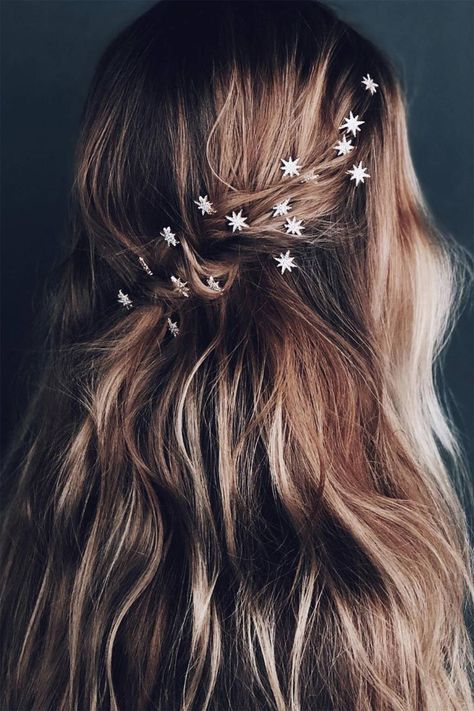 Elegance Hair, Hairstyles Theme, Winter Wedding Hair, Wedding Hair Inspiration, Star Hair, Baddie Hairstyles, Elegant Hairstyles, Bridal Hair Accessories, Wedding Hair Accessories