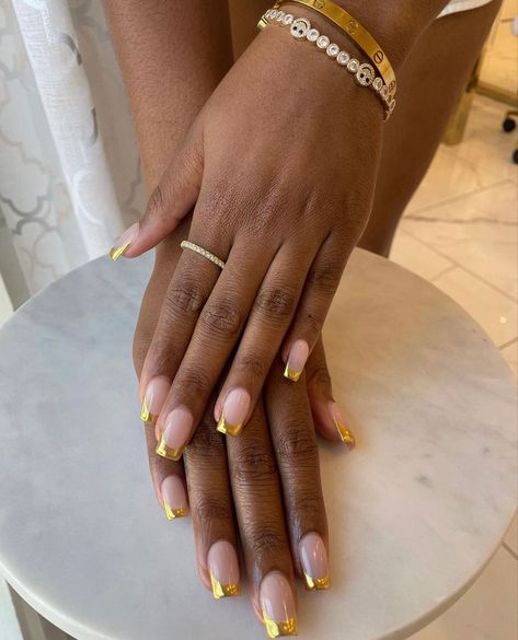 Gold Nail Inspo Square, Gold Natural Nails, Gold Tipped French Nails, Gold Tip French Manicure, Nails For Gold Dress Prom, Golden French Tip Nails, Gold French Tip Acrylic Nails, Gold French Tip Square, Gold French Tip Nails Square