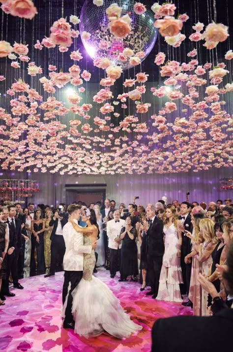 Wedding Ceiling Decorations, Wedding Ceiling, Dance Floor Wedding, Wedding Hall, Wedding Stage, Ceiling Decor, Wedding Dance, Wedding Deco, Pink Wedding