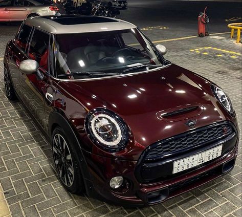 Cooper Mini Car, Mini Cooper Colors, Mini Cooper 2024, Mini One Car, Minicooper Mini Coopers, Cute Mini Cooper, Mini Cooper 4 Door, Mini Cooper Aesthetic, Mini Cooper Cabrio